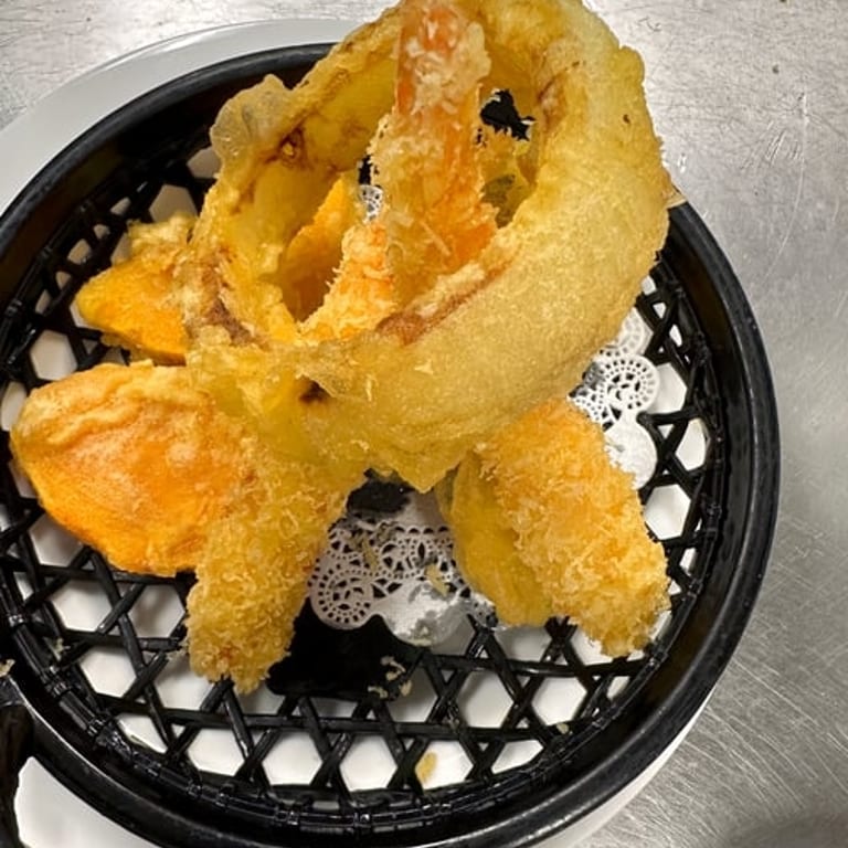 Delicious Tempura: Japanese and Asian Cuisine
