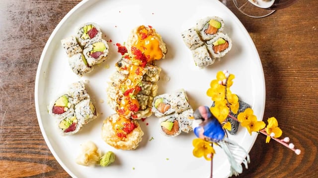 Any 3 Rolls Lunch.